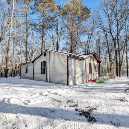 Woodland Retreat I Pet Friendly I Mins to Town
