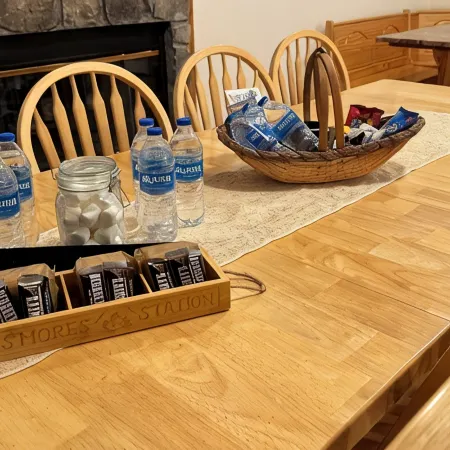 Large Family Cabin Escape in North GA Mountains on Private Pond