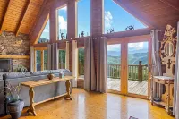 Beautiful Mountain View log cabin