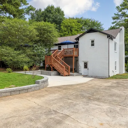 4BR Pineville Retreat - Private Pool - Fire Pit - Near Carowinds & Charlotte