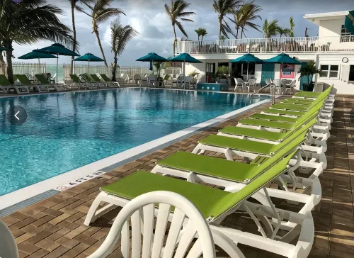 10% Discount Til August 2026! 3Br 3BA, Tiki Hut, 37' Dock, Cabana Club Memb.