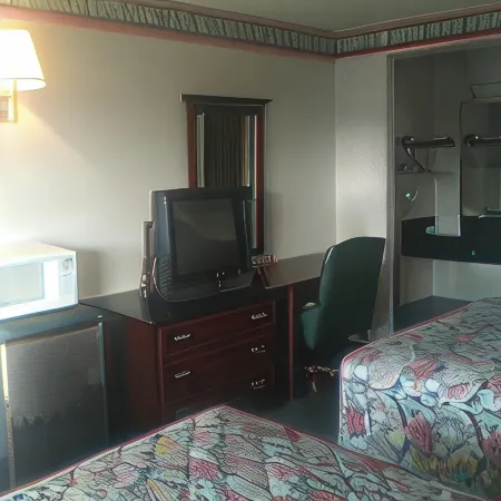 Sunrise Inn Hotels in Everett