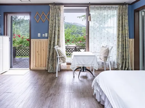 Samcheok Garden Pension - parking