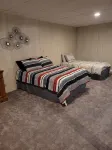 Between Geneva & Canandaigua- Large Yard, Firepit, Sleeps 13 - stanze in case private