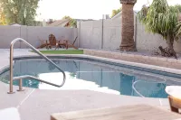 Next Getaway Home-3 Rooms, 4 Bed, 2 Bath, Backyard with Pool - مسبح خاص