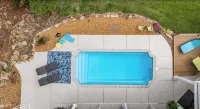 NEWLake it Easy” a lakefront 6BR 6BA retreat, with pool and large game room! - Pools