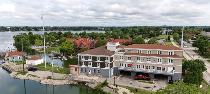 Nuk's Executive Suites Hotels in Brown County