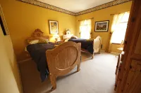 Family Friendly Home in Vineyard Next to Award Winning "Cathedral Ridge Winery - 3-Star