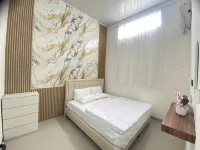 Aurora Hils Hotels in Caringin