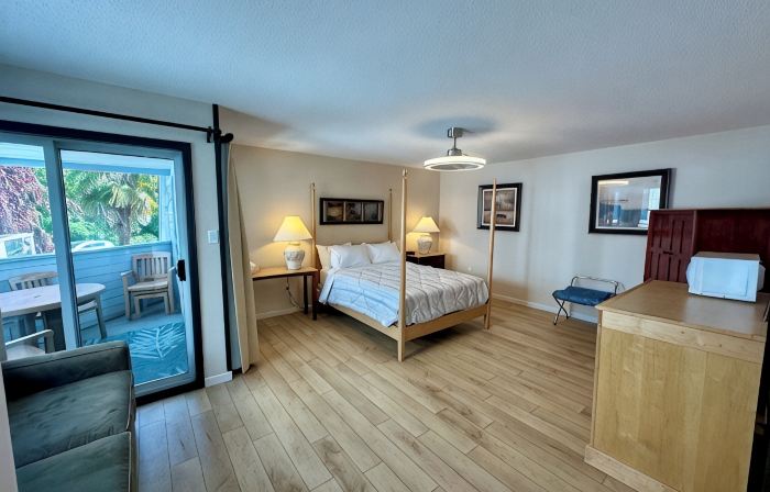 Ocean front with stunning views!! Gardens, trails, pools, and more. Pure beauty!