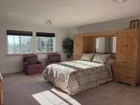 Spectacular peaceful out of town getaway only 5 miles from downtown Lake Chelan.