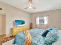 2 Kitchens + Pool + Ping-Pong + Corn Hole + BBQ + Next to Venice Downtown Hotels in Venice Gardens