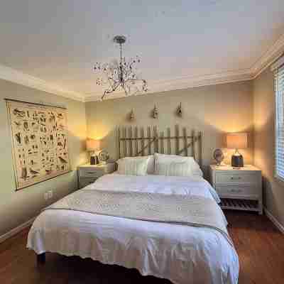 Luxury Stay on a Lake Open Plan•Huge Kitchen•Games Rm Bar•Firepit Luxury•Bedding Rooms