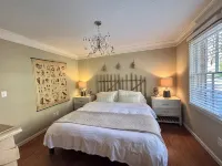 Luxury Stay on a Lake Open Plan•Huge Kitchen•Games Rm Bar•Firepit Luxury•Bedding - Wi-Fi