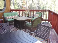 3 BR+loft, fam. rm., 2 bth, lg deck, close to major ski areas, trails, history. - Chalets