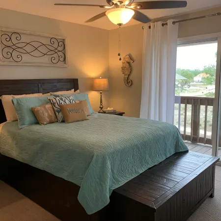 Gulf view 2 Bedroom, 2.5 Bath condo on beautiful Dauphin Island.
