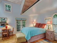 LUXURY Lakefront Property on Private Beach with Stunning Lake Views and Sunsets Hotels in Chikaming Township