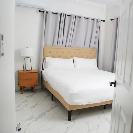 Unit 6 -1 BDRM/Pool/Near Beach/Airport/Supermarket