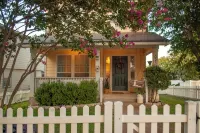 Family Pet Friendly 3-Bedroom Vintage Inspired House in Kyle - Plum Creek - 2-Star