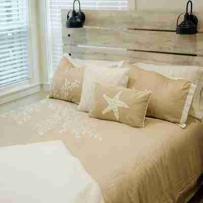 Stylish 3-Bedroom Retreat - Steps from Sand and Harbor Rooms