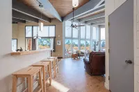 Riverfront Retreat / Hot Tub / Private Dock / Pet Friendly - Chalets