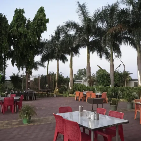 Hotel Devraj Palace