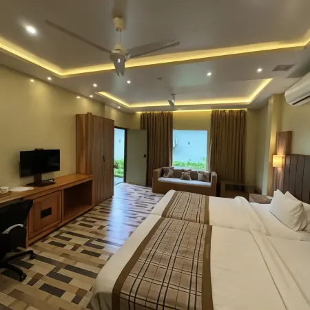 Jungleciti House