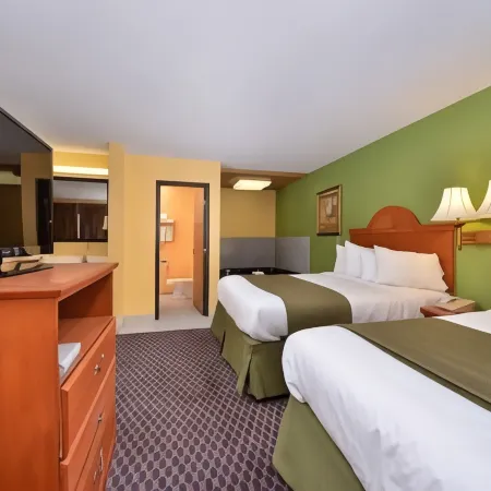Quality Inn & Suites Grinnell Near University