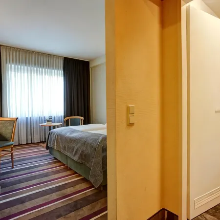 Hotel Ambassador Отели рядом с достопримечательностью «Монумент в честь 700-летия основания города Дюссельдорфа»