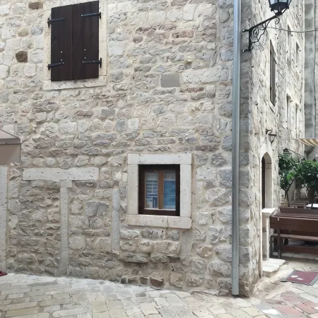 Athos Guesthouse