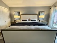 Lakefront Luxury Living: Chef's Kitchen, Fire Pit, Stunning Views & Boat Rental - Wifi