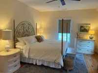 Cape Charles home with pool and golf cart 5 minutes from the beach! - 3 stjerner