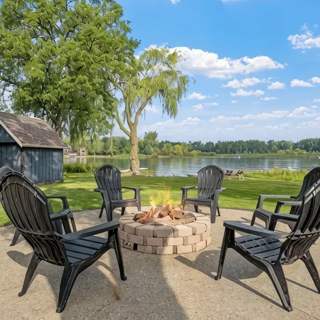 Murray Lake Waterfront Retreat w/ Dock, Patio & Fire Pit