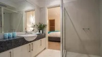 Mount Eliza Sunset Apartment - Kitchens