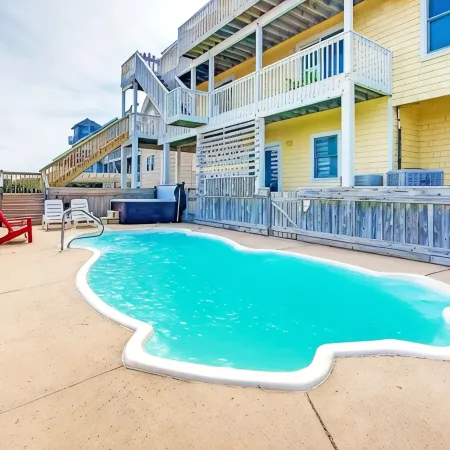 Oceanfront Pet-Friendly House with Private Pool in Salvo