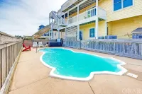 Oceanfront Pet-Friendly House with Private Pool in Salvo - Pools