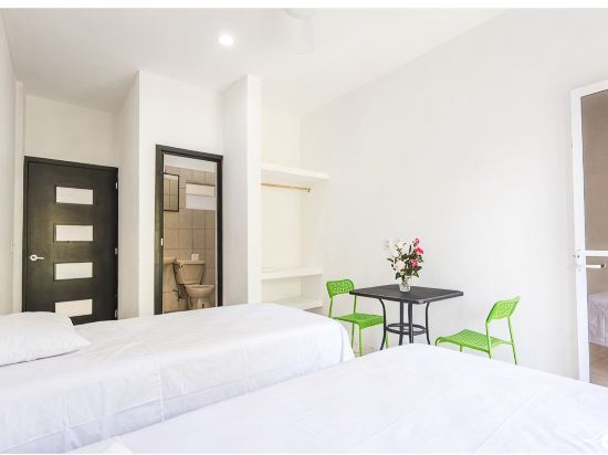 Habitación estándar con dos camas individuales para una estancia relajada
