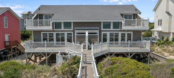 Crystal Coast Paradise: Oceanfront Home with Stunning Views, East, Emerald Isle! Hotels in Emerald Isle