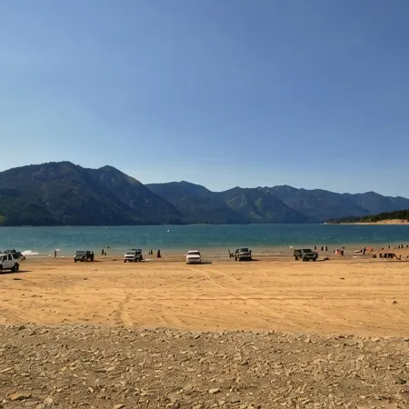 A PNW dream! Hot Tub, Views, Firepits, Games, Hiking and Epic Location!
