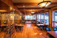 Johnston Canyon Lodge & Bungalows - Parkering