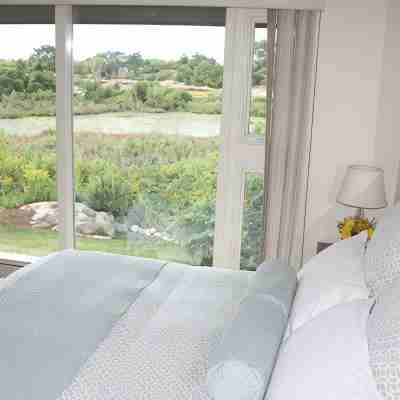 Beautiful Oceanfront Home in Estate Setting Gloucester — Fall Rental Available! Rooms