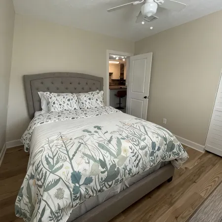 Perfect Little Condo in Downtown Auburn.