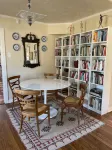 New! Cheerful cottage filled with art and books in the heart of Waxahachie