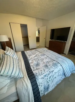 Home in the heart of Eagle River - Wifi