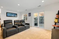 Ultimate Group Getaway: Near Ferry, Hot Tub and Games - 4-Star