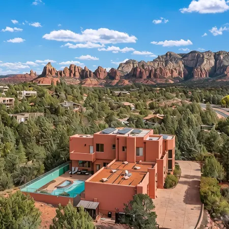Views! Private Heated Pool + Spa + BBQ + Games + EV + High-speed Wifi