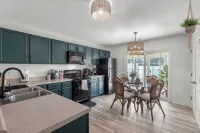 2-Bedroom BoHo Oasis Townhome - 3-Star