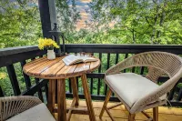 New - Dollywood - Fire Pit - Arcade - Family Getaway - 4 ดาว