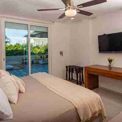 BEACHFRONT w/Huge pool & private terrace l BBQ I Fast WiFi 2Br Rooms