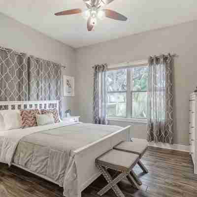 Fully Renovated Historic Ybor Bungalow Rooms